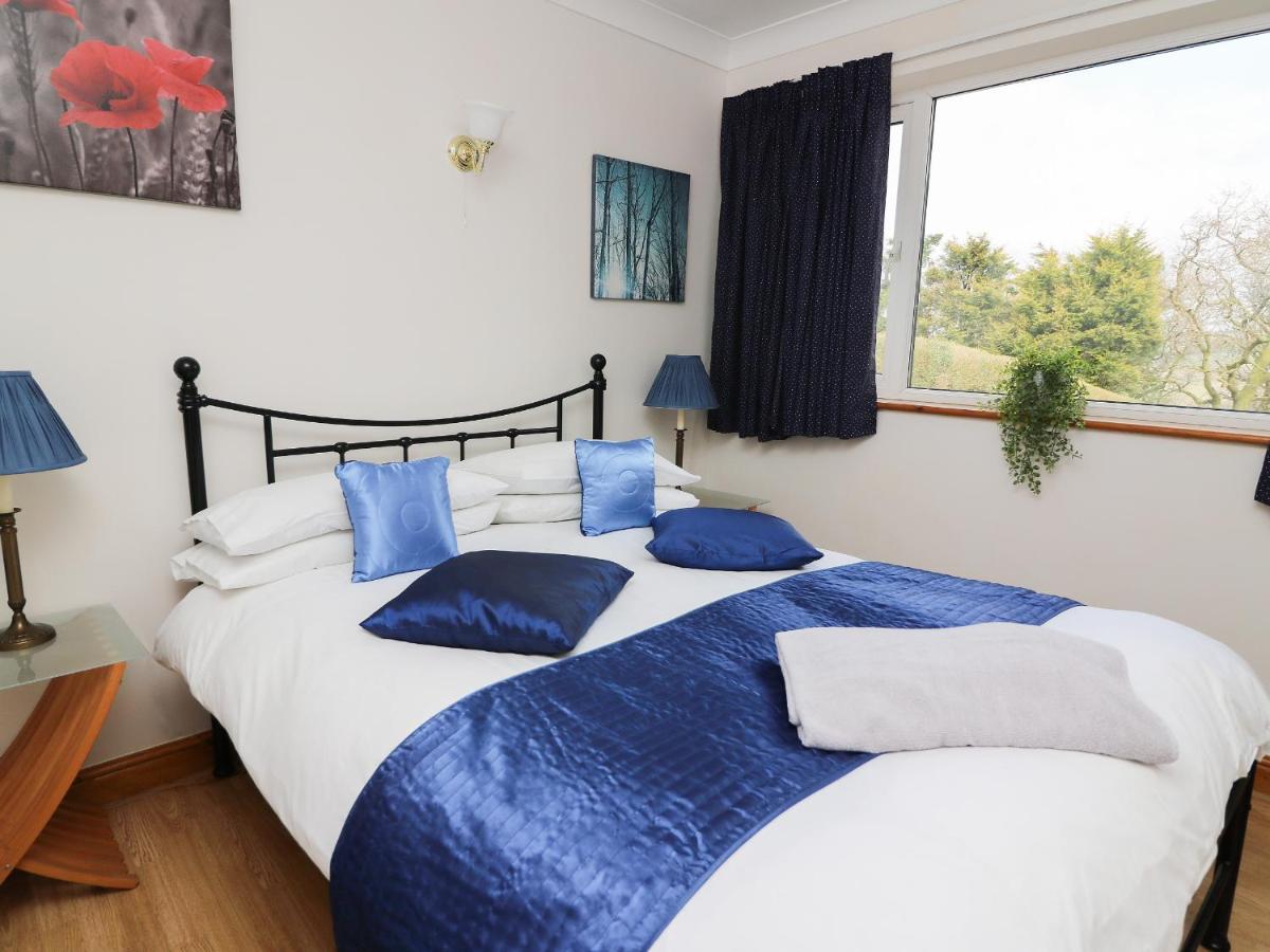 Blaenywawr Annexe Villa Cross Inn Buitenkant foto