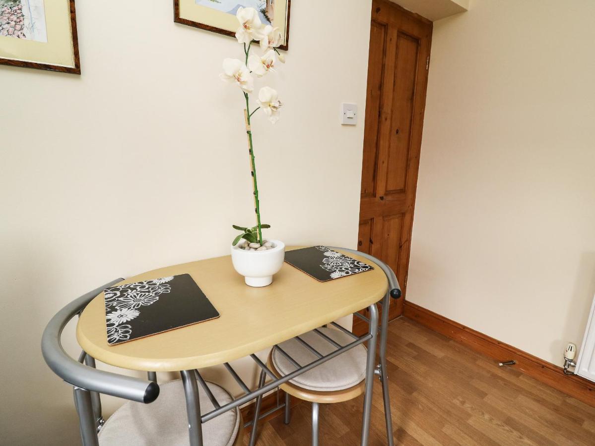 Blaenywawr Annexe Villa Cross Inn Buitenkant foto