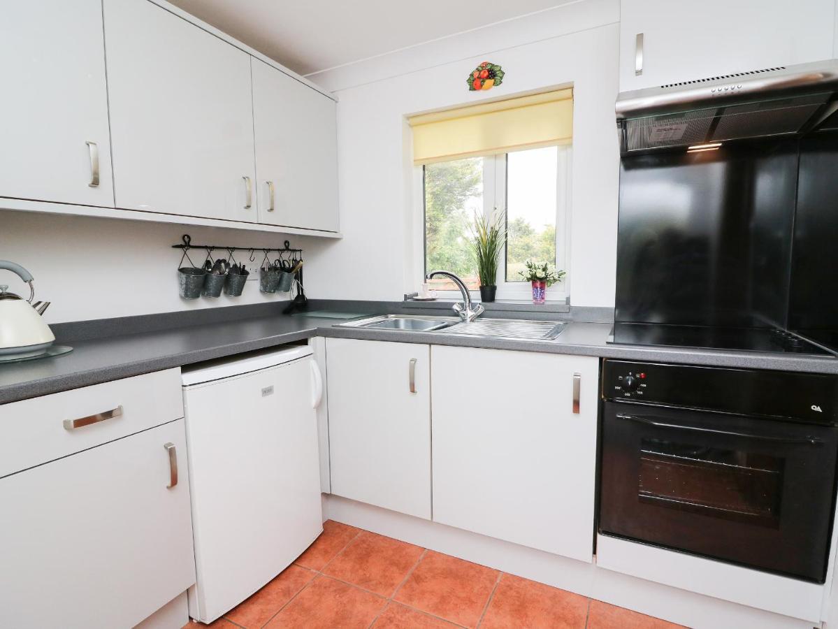 Blaenywawr Annexe Villa Cross Inn Buitenkant foto