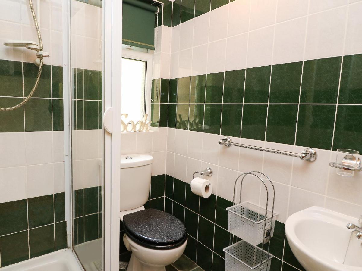Blaenywawr Annexe Villa Cross Inn Buitenkant foto