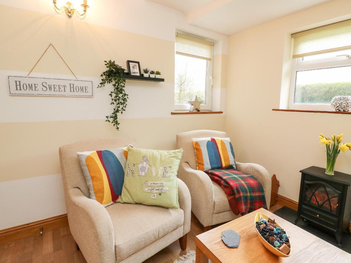 Blaenywawr Annexe Villa Cross Inn Buitenkant foto